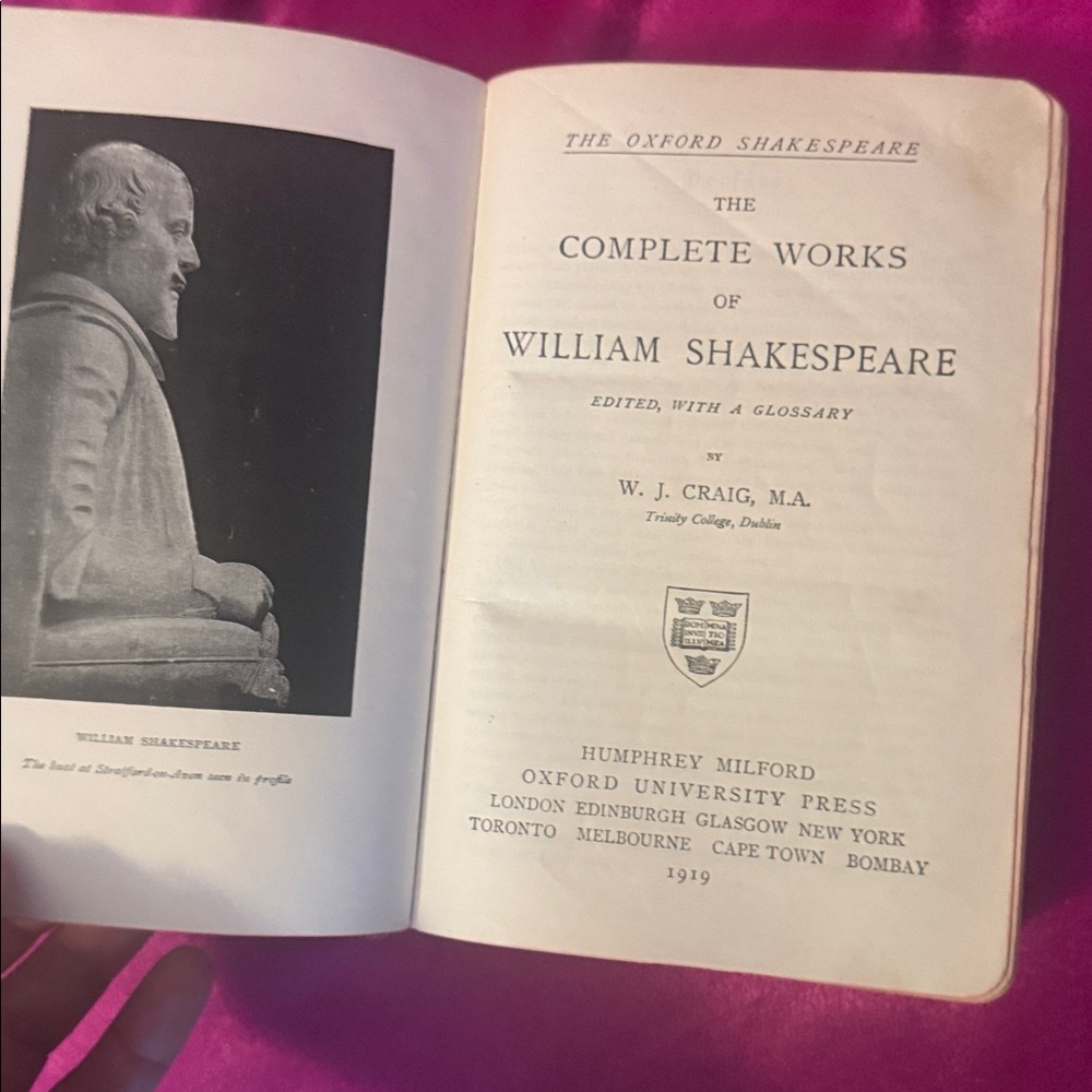 Red Shakespeare Book 1908 - Picture 5 of 6